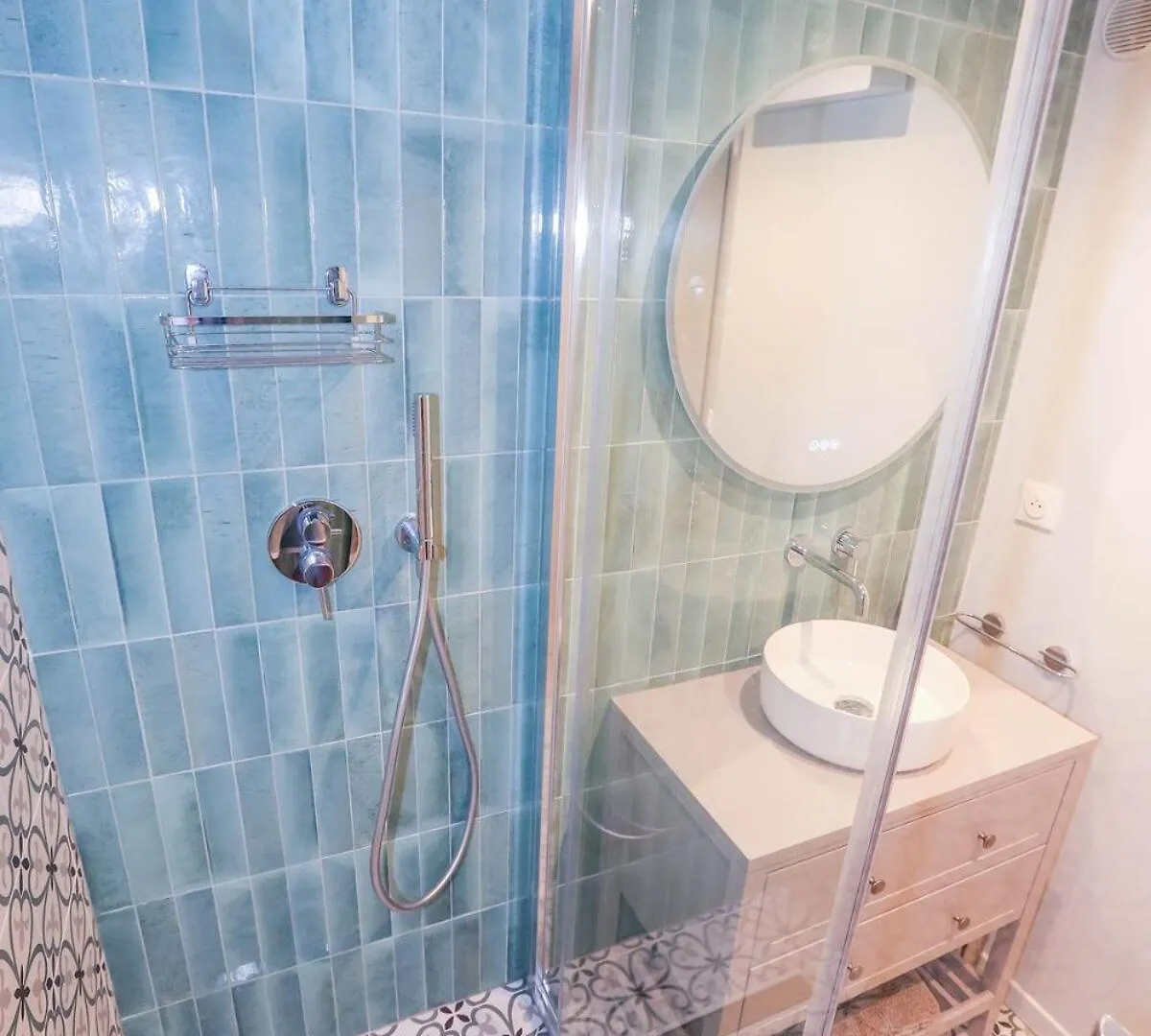 Fabulous Green 2-Room Apartment In The Center Of Grasse